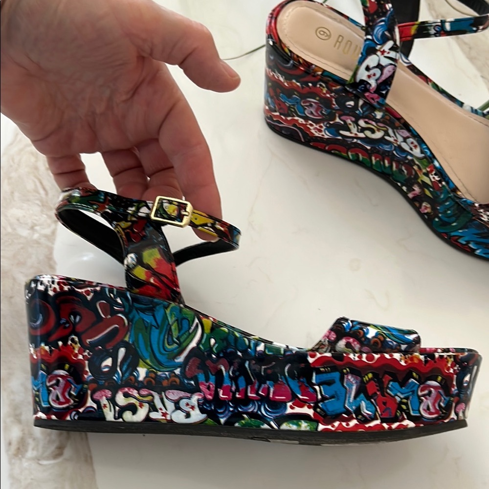 EUC Rouge Helium graffiti print streetwear platform sandals